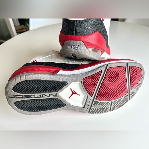 Air Jordan 2 Retro “Chicago” 2008 Countdown - Picture 5 of 6